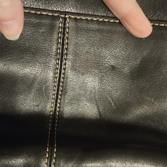 Beautiful Black Leather Etienne Aigner Shoulder Bag Brass Hardware Stunning - Picture 7 of 10